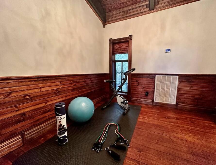 5 Bedroom Estate Near Casino And Downtown Bristol Luaran gambar